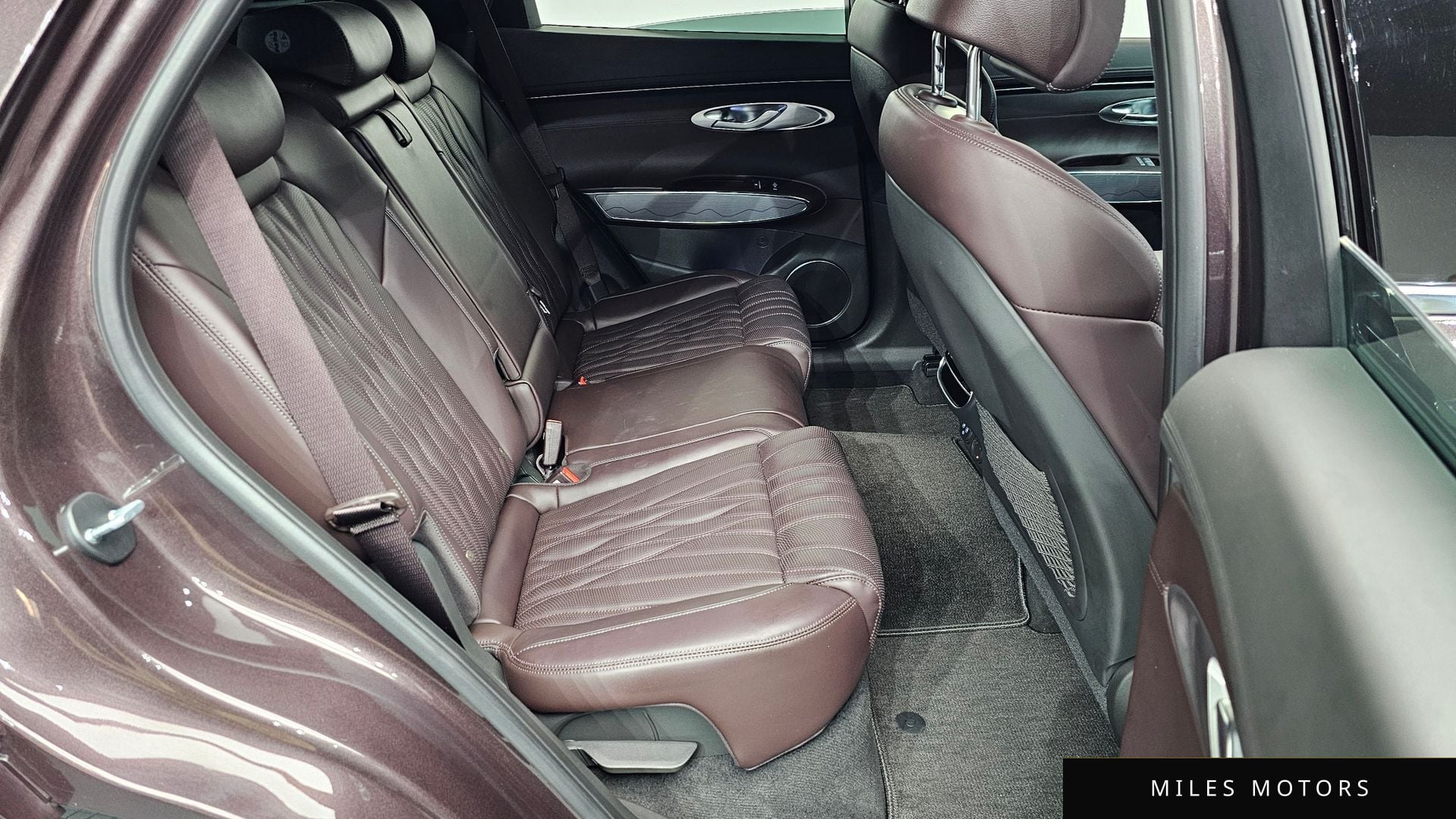 Genesis GV70 2023 — миниатюра 12