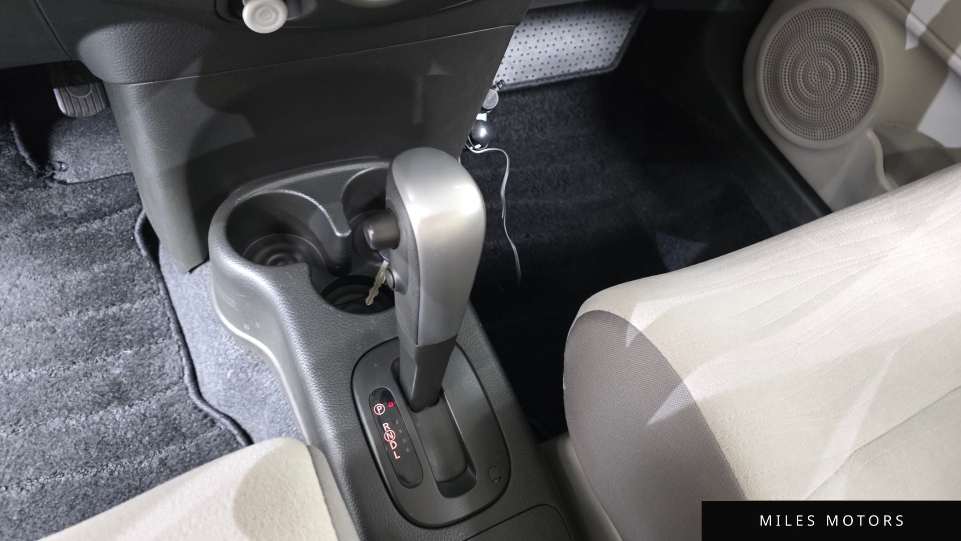 Nissan Cube 2011 — миниатюра 9