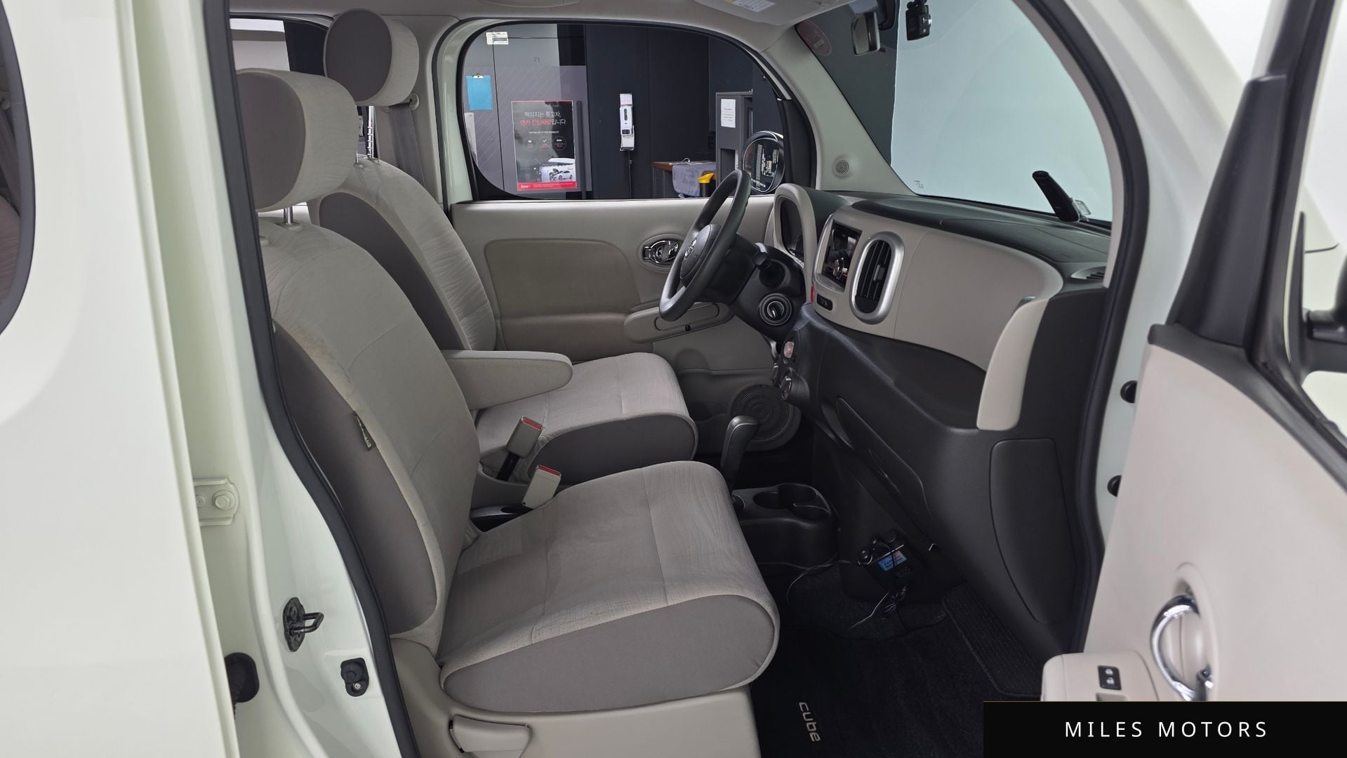 Nissan Cube 2011 — миниатюра 11