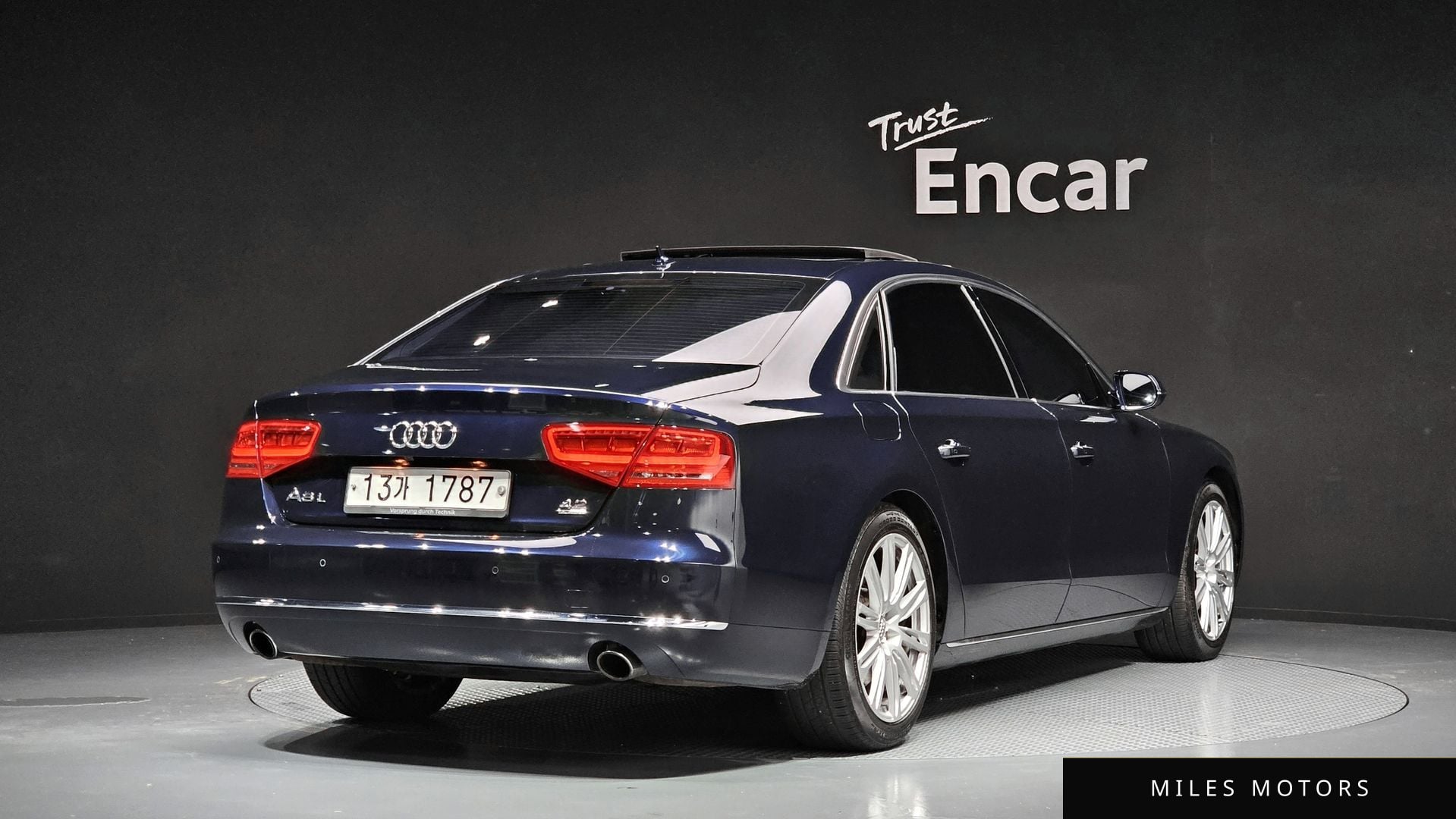 Audi A8 2012 — миниатюра 2