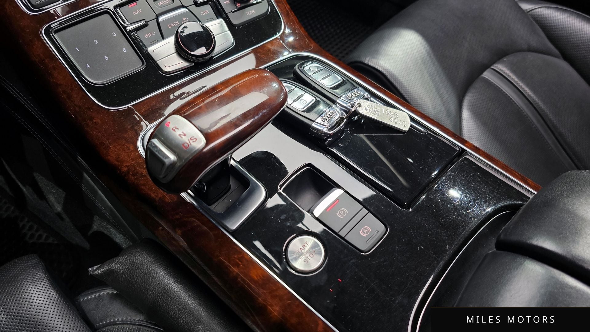Audi A8 2012 — миниатюра 9