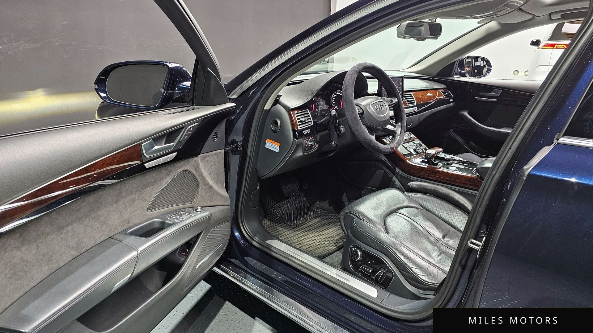 Audi A8 2012 — миниатюра 10