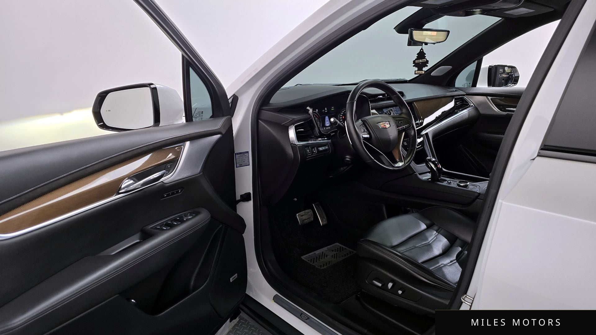 Cadillac XT6 2023 — миниатюра 10