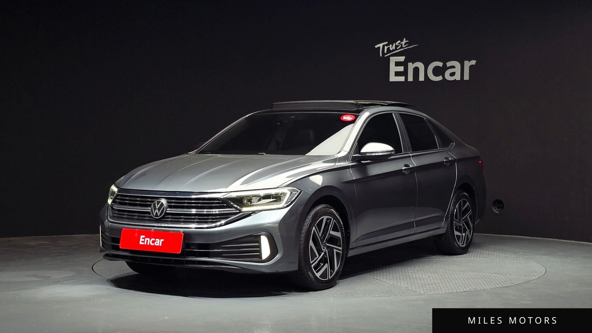 Volkswagen Jetta 2023 — фото 1 из 12
