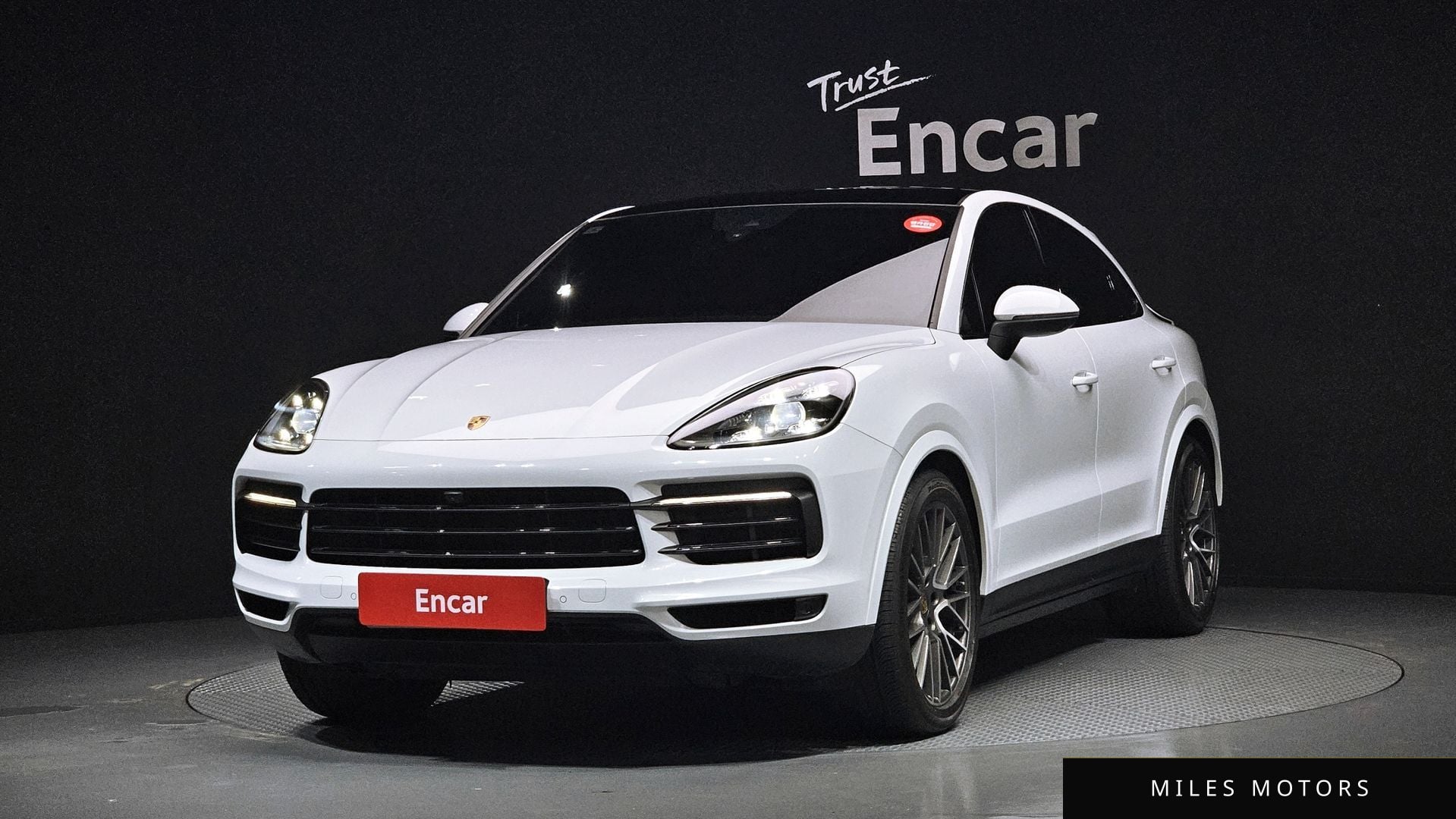 Porsche Cayenne 2020 — фото 1 из 12