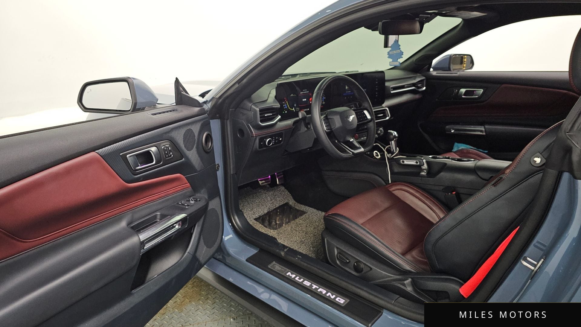 Ford Mustang 2024 — миниатюра 12
