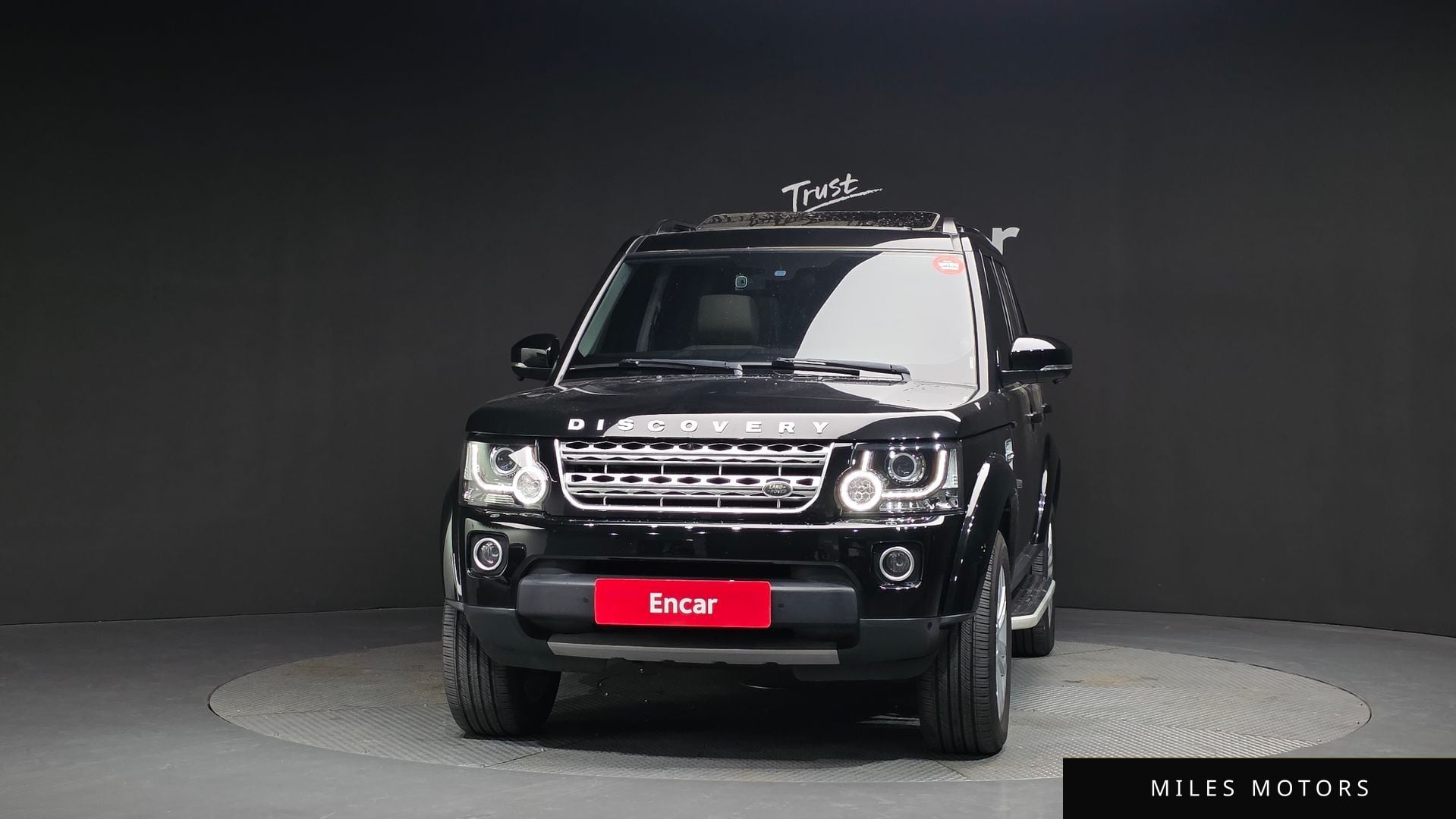 Land Rover Discovery 2016 — миниатюра 3