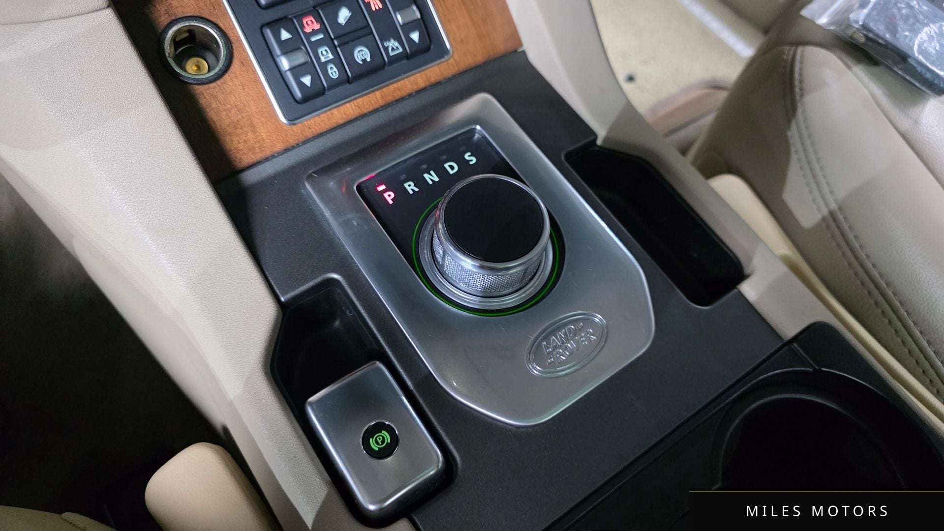 Land Rover Discovery 2016 — миниатюра 9