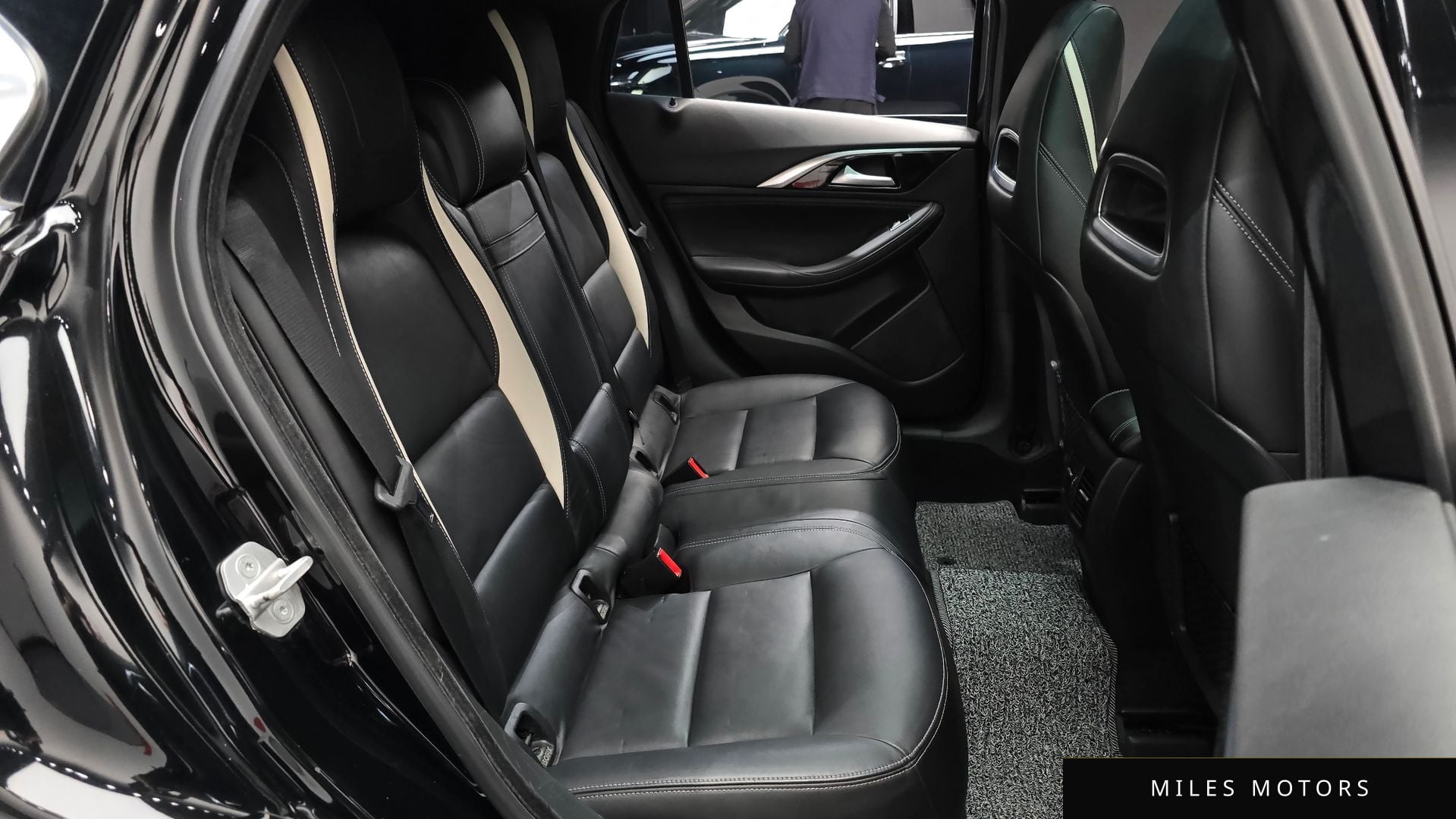 Infiniti Q30 2017 — миниатюра 11