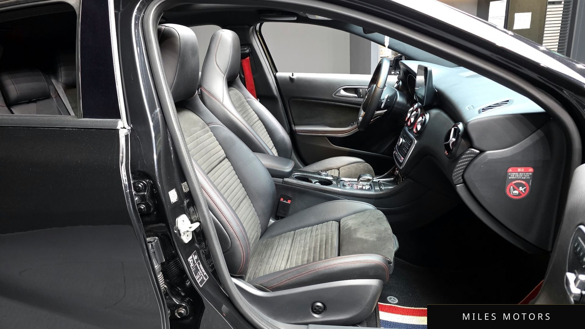 Mercedes-Benz A-Class W176 2018 — миниатюра 11