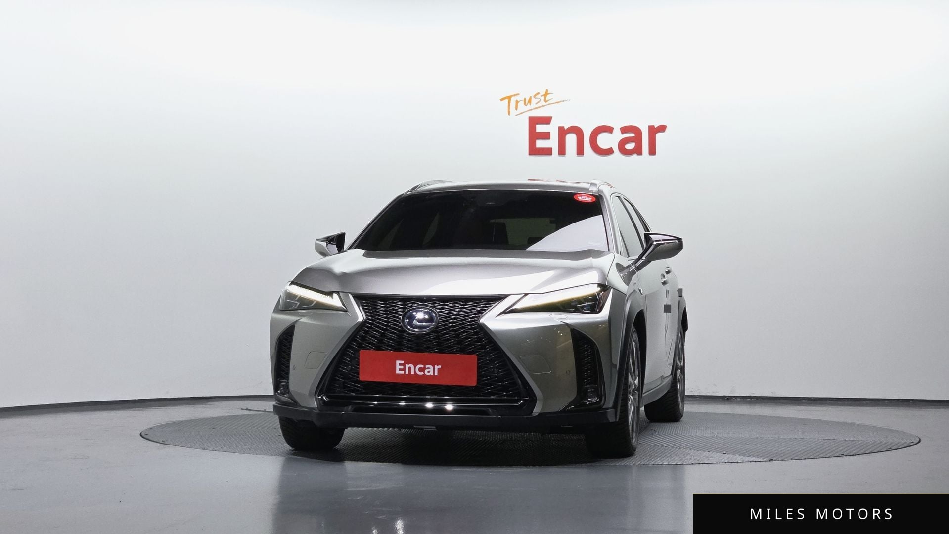 Лексус UX250h 2020 — миниатюра 3