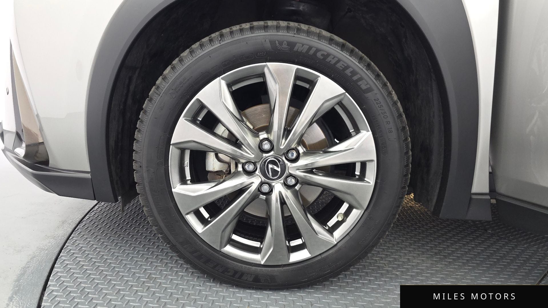 Лексус UX250h 2020 — миниатюра 5