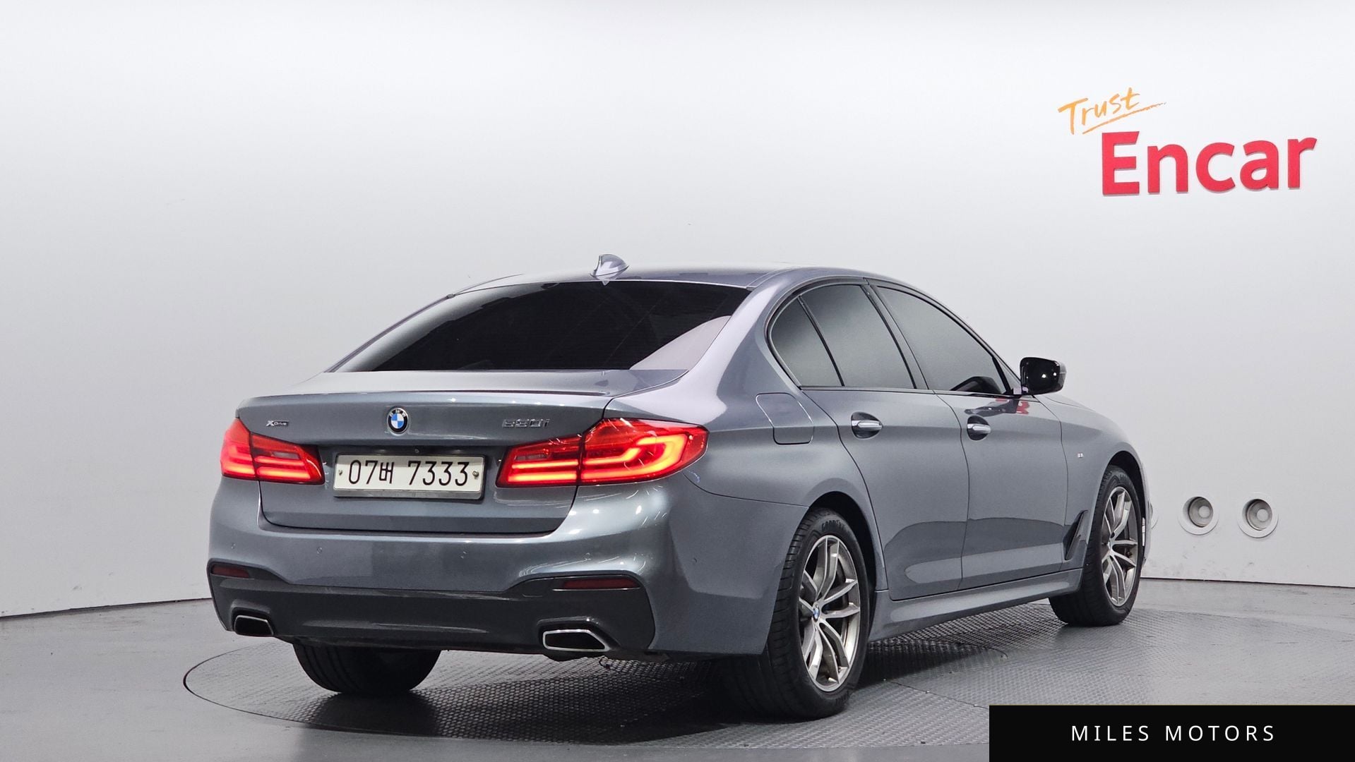 BMW 5 Series (G30) 2017 — миниатюра 2