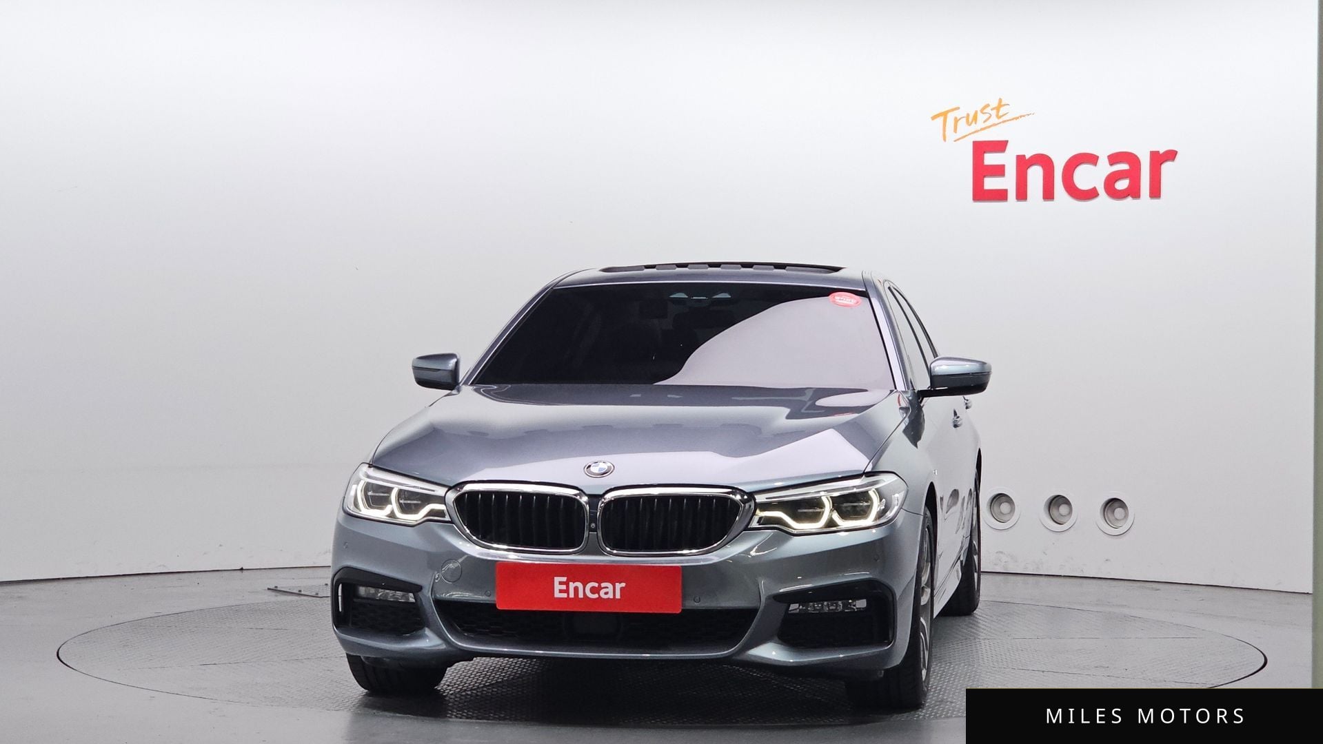 BMW 5 Series (G30) 2017 — миниатюра 3