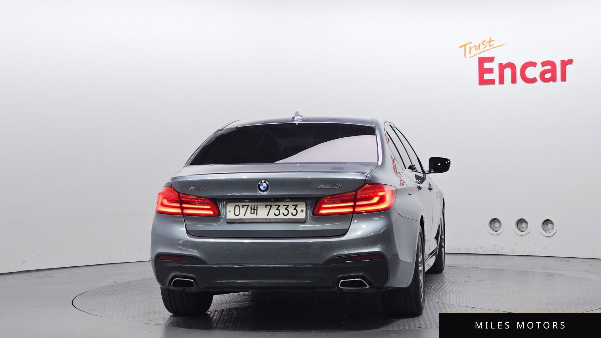 BMW 5 Series (G30) 2017 — миниатюра 4