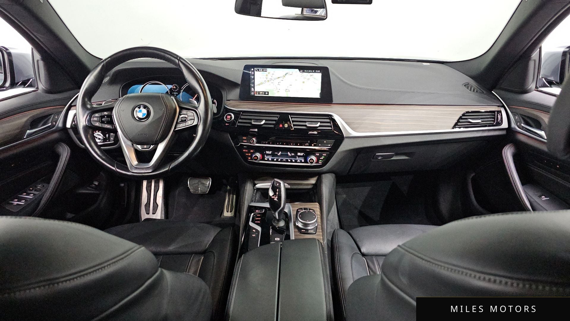 BMW 5 Series (G30) 2017 — миниатюра 10