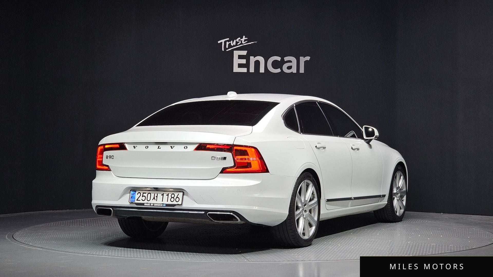 Volvo S90 2017 — миниатюра 2