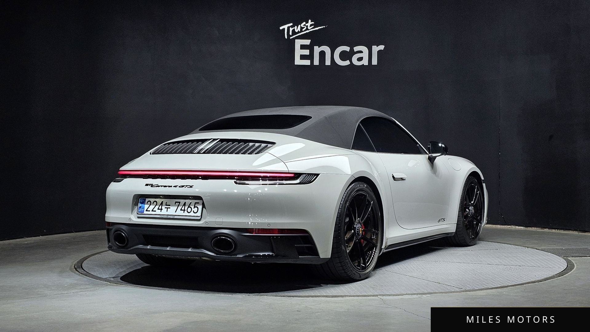 Porsche 911 (992) 2023 — миниатюра 2