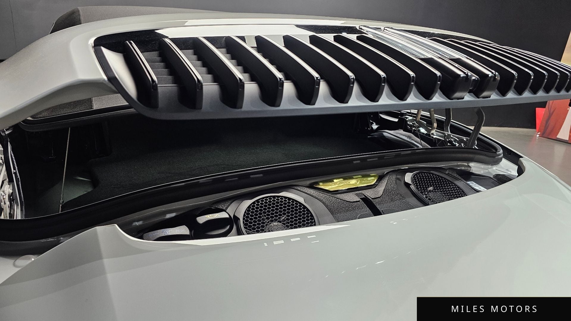 Porsche 911 (992) 2023 — миниатюра 6