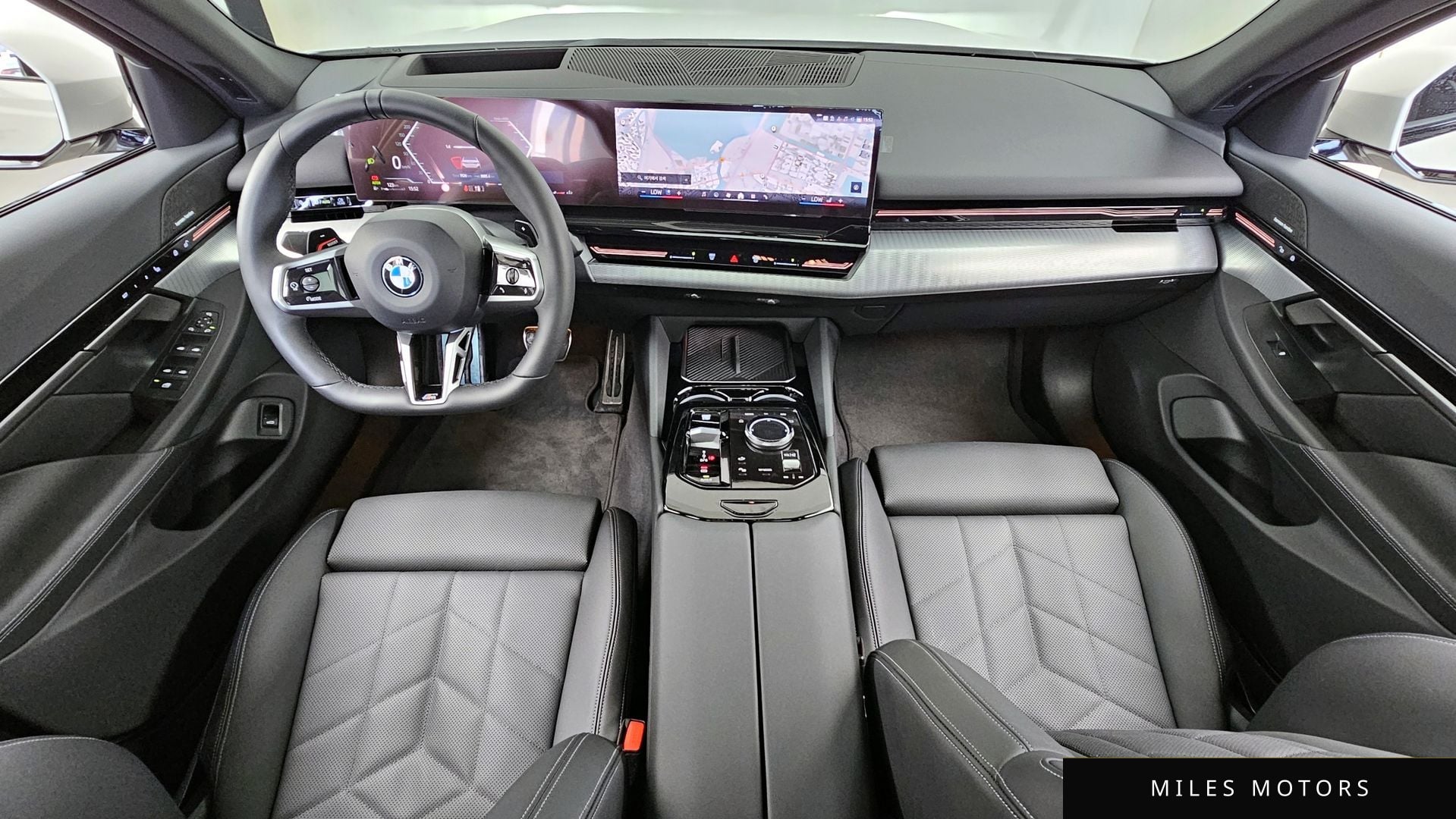 BMW 5 Series (G60) 2024 — миниатюра 10
