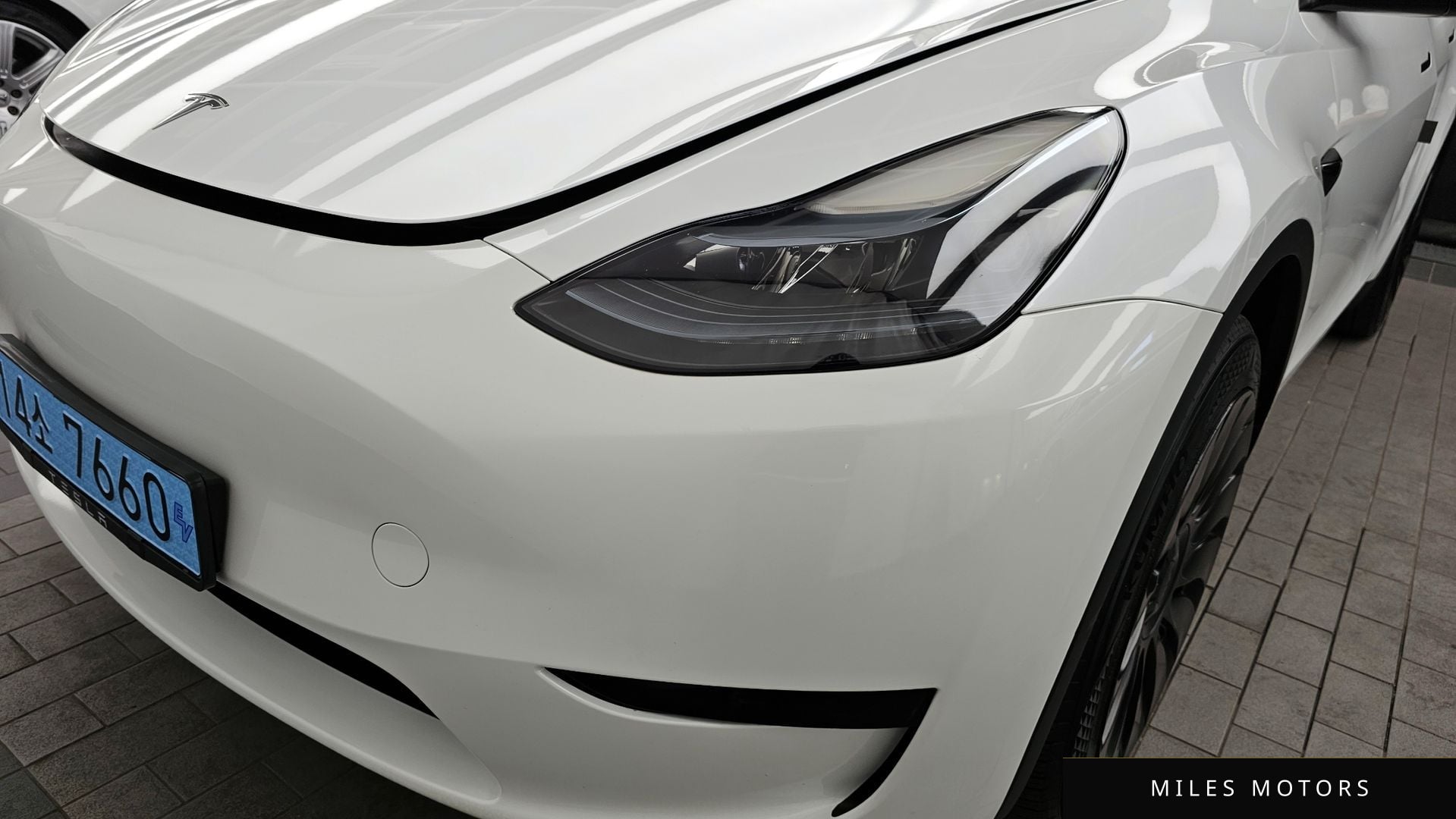 Tesla Model Y 2023 — миниатюра 8