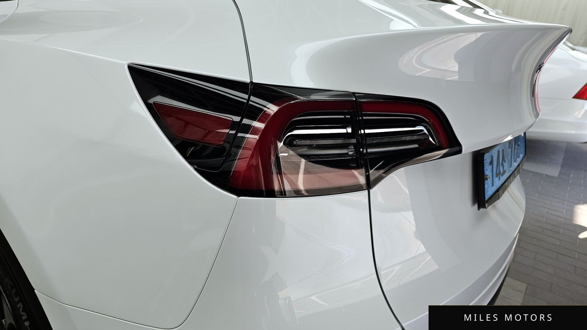 Tesla Model Y 2023 — миниатюра 9