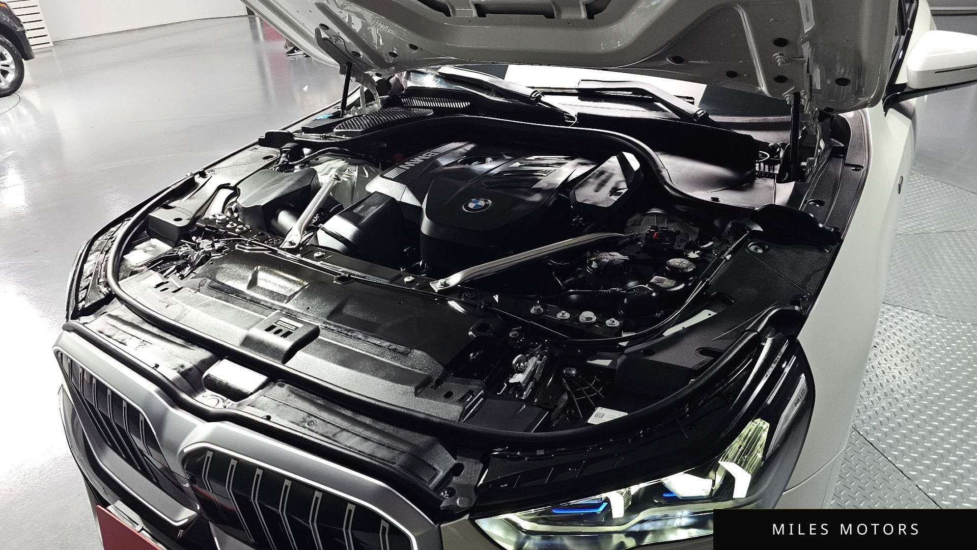 BMW 5 Series (G60) 2025 — миниатюра 6