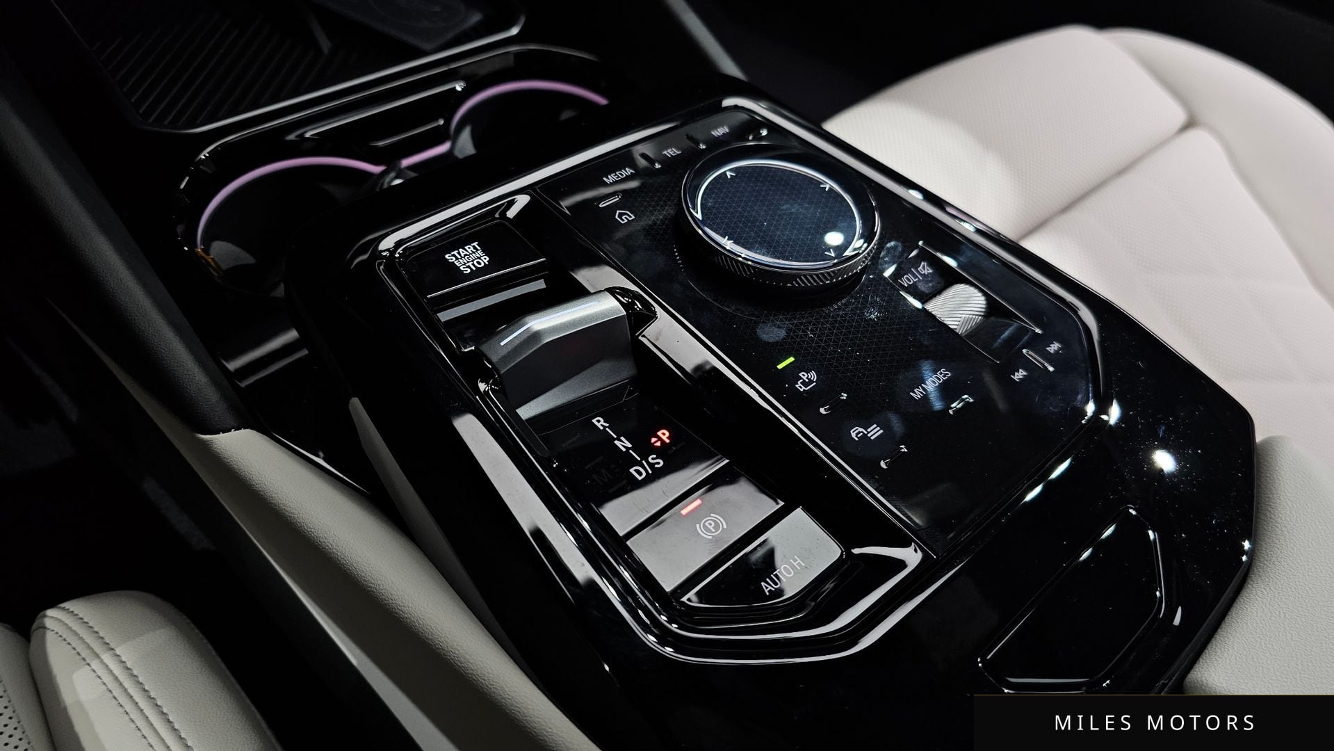 BMW 5 Series (G60) 2025 — миниатюра 12