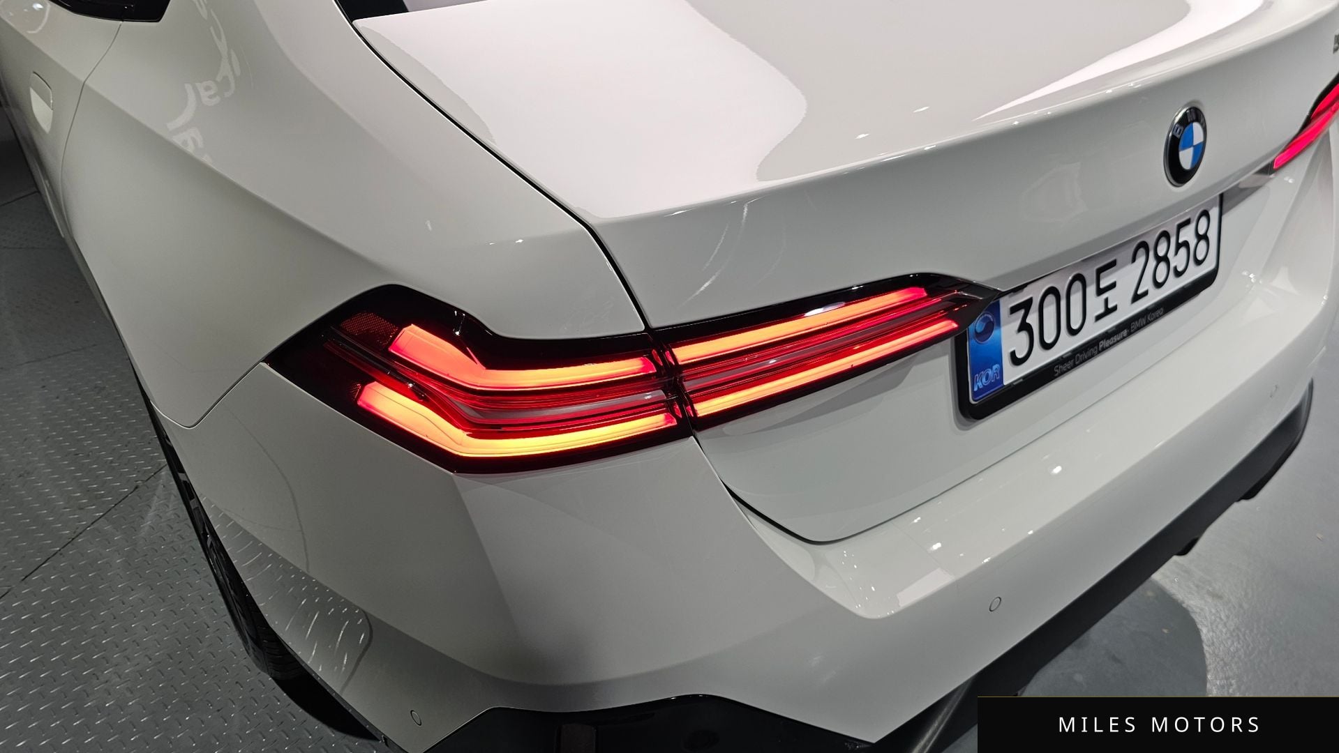 BMW 5 Series (G60) 2025 — миниатюра 9