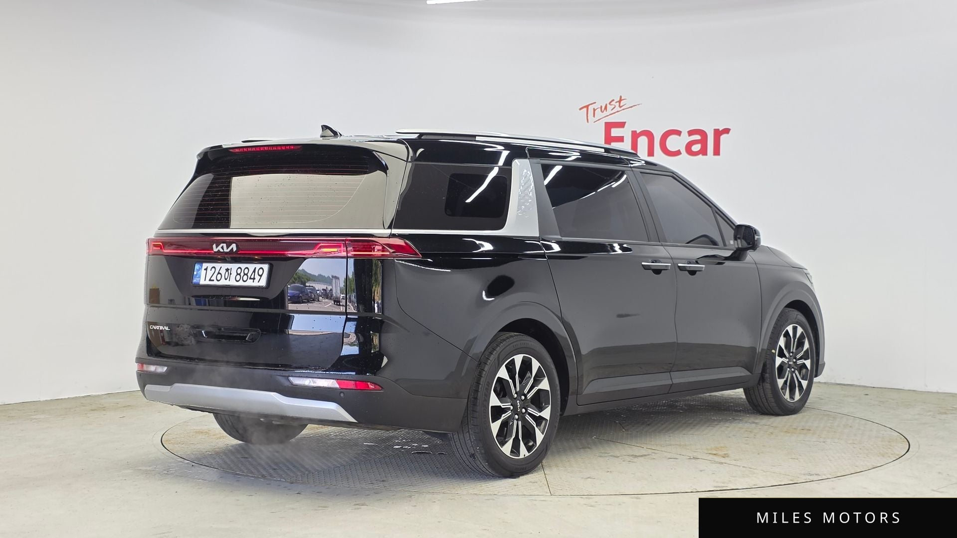 Kia Carnival 2023 — миниатюра 2