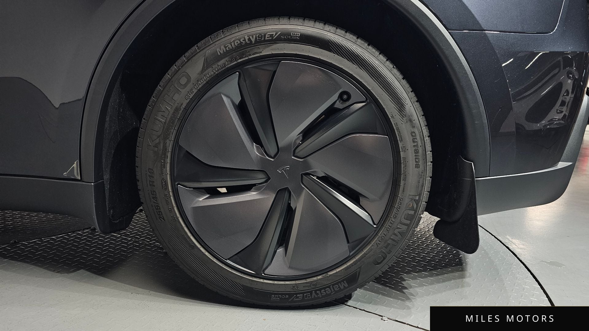 Tesla Model Y 2025 — миниатюра 6