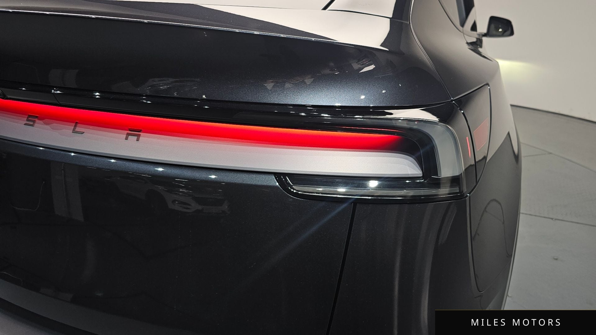 Tesla Model Y 2025 — миниатюра 8