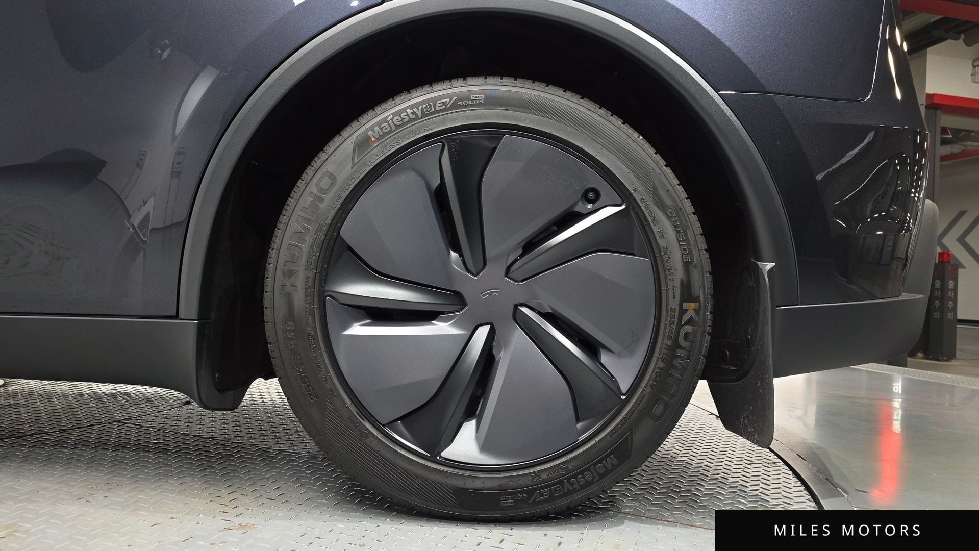 Tesla Model Y 2025 — миниатюра 6