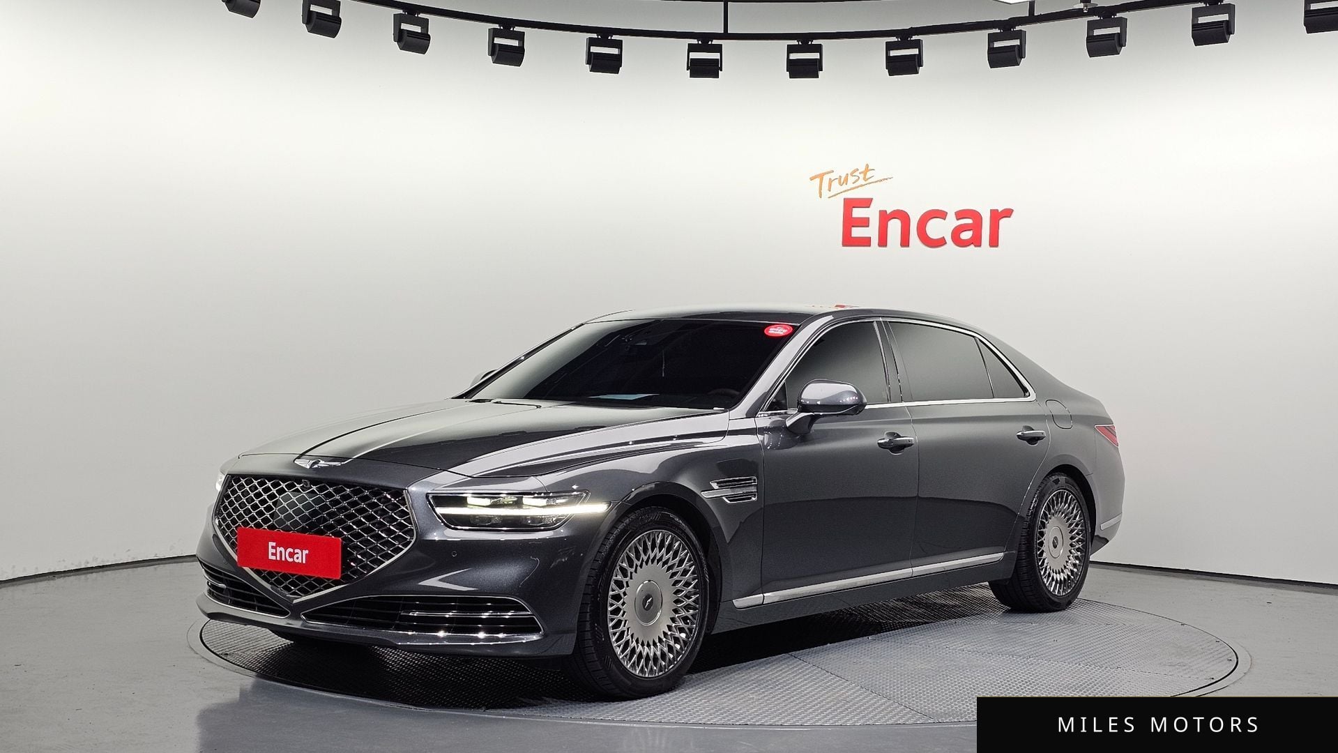 Genesis G90 2020 — фото 1 из 12