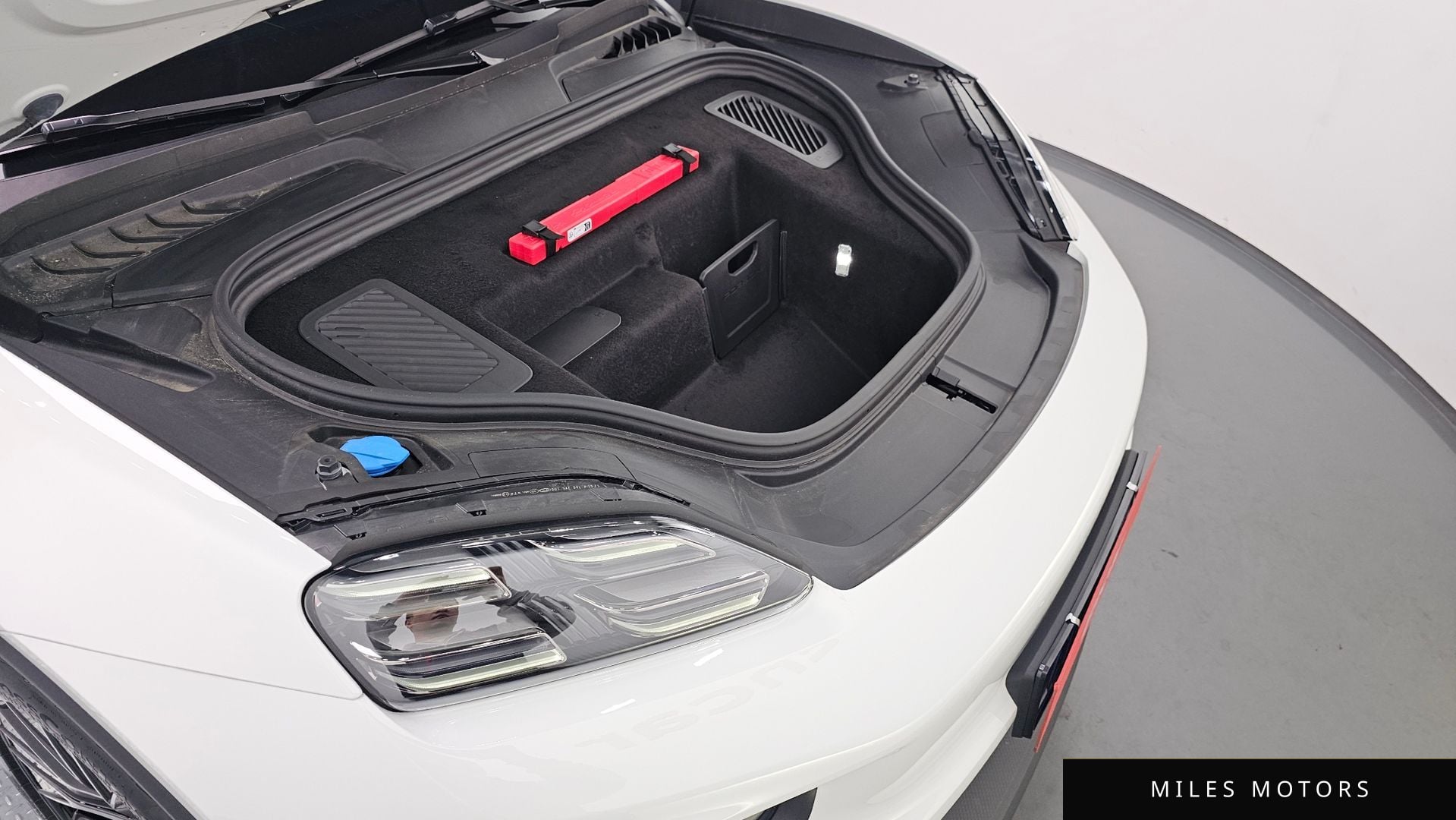 Porsche Macan 2025 — миниатюра 6
