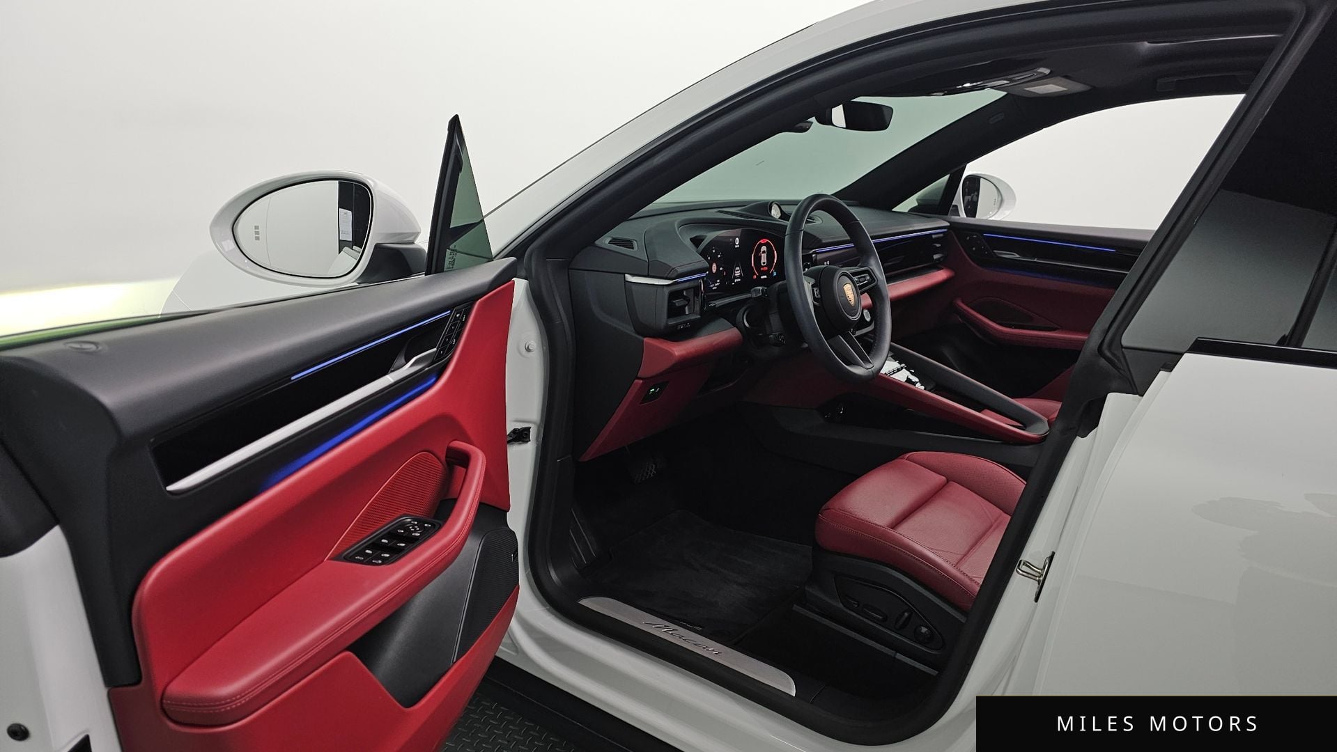 Porsche Macan 2025 — миниатюра 10