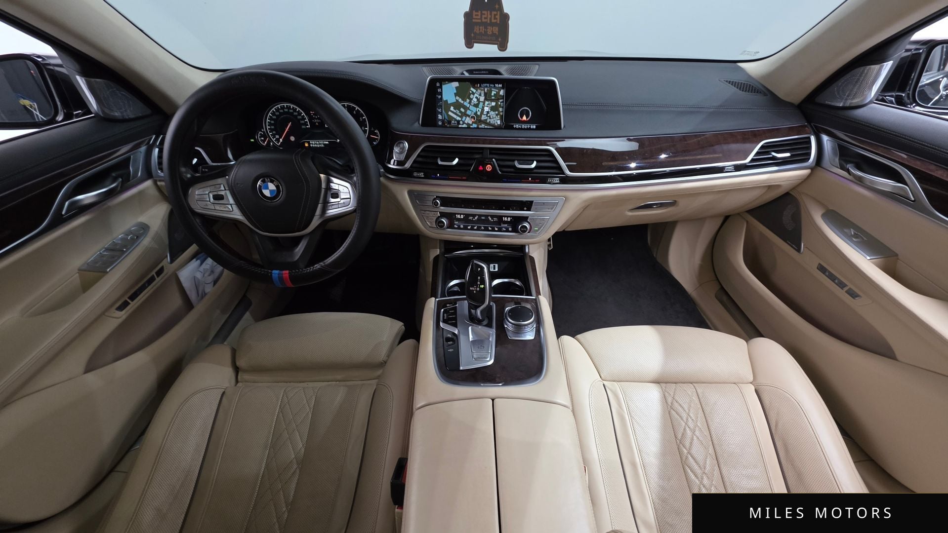 BMW 7 Series (G11) 2016 — миниатюра 7
