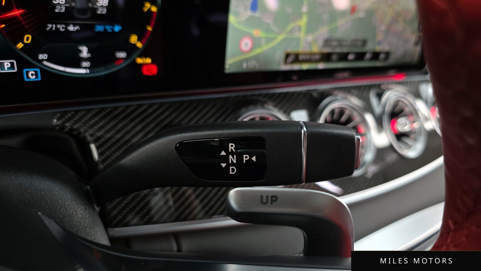 Mercedes-Benz AMG GT 2023 — миниатюра 9