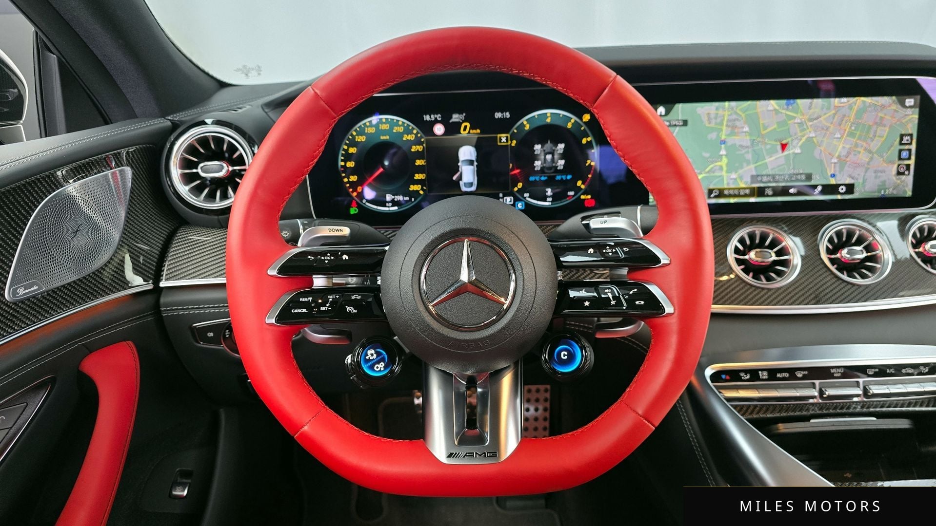 Mercedes-Benz AMG GT 2023 — миниатюра 12