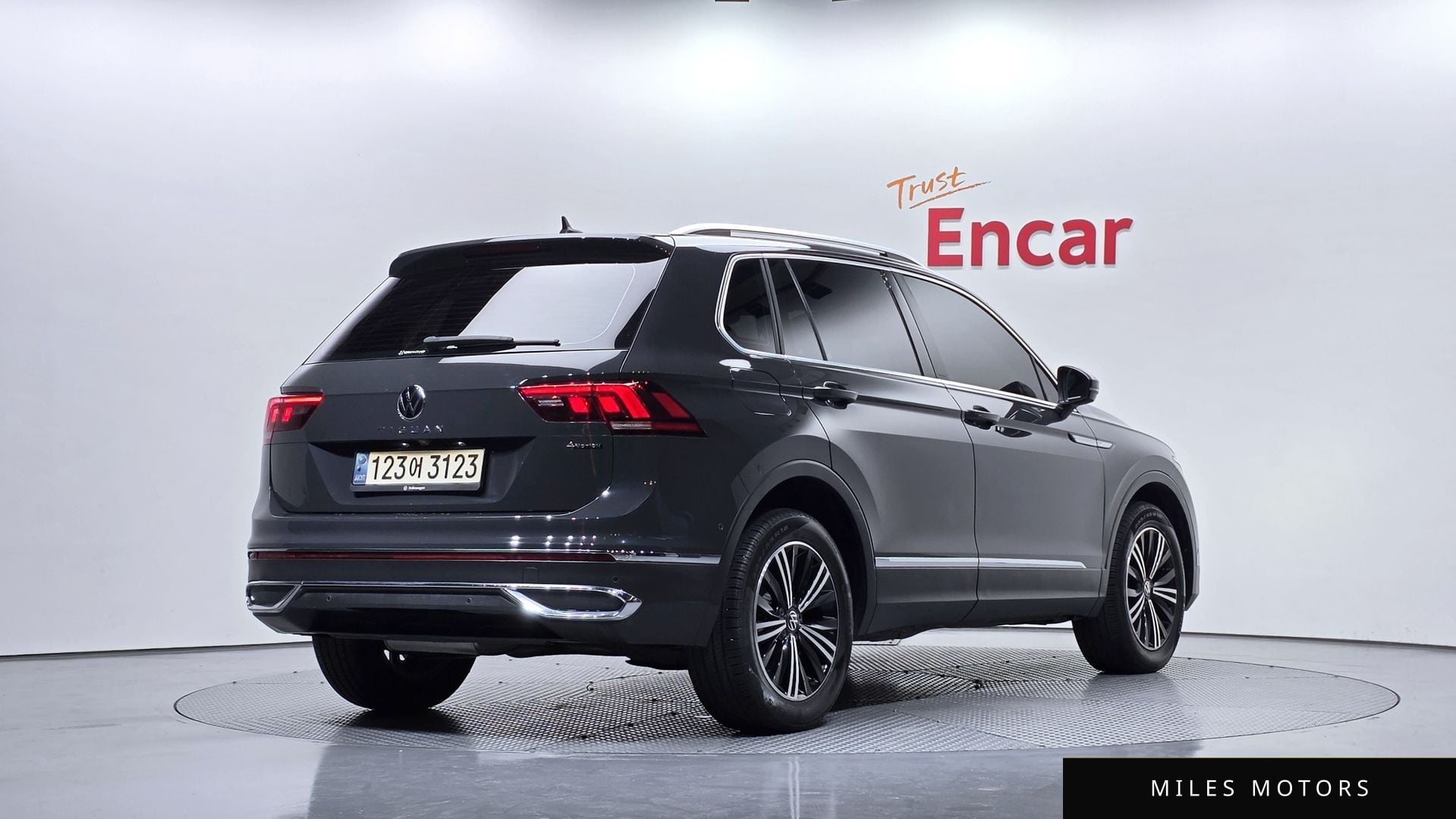 Volkswagen Tiguan 2021 — миниатюра 2