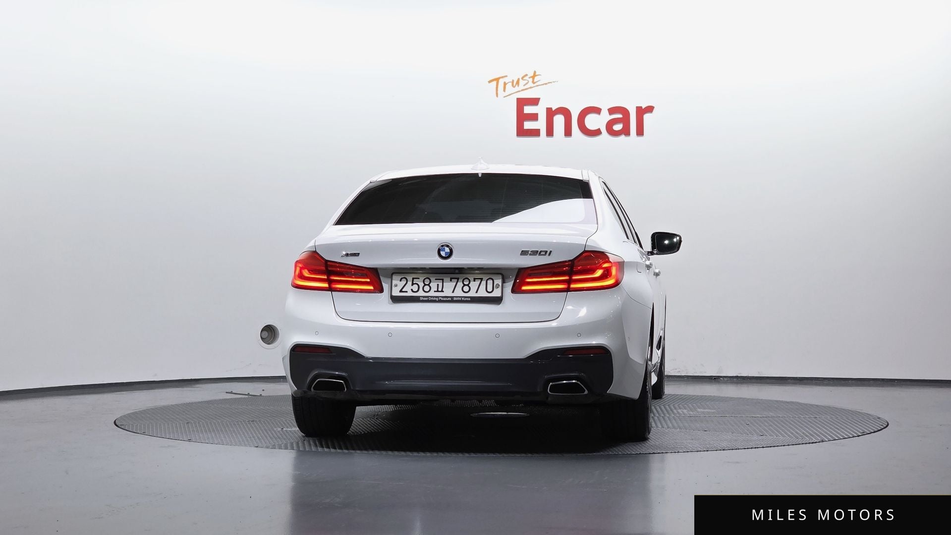 BMW 5 Series (G30) 2018 — миниатюра 4
