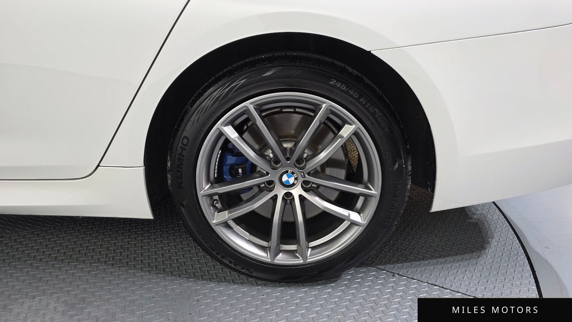BMW 5 Series (G30) 2018 — миниатюра 7