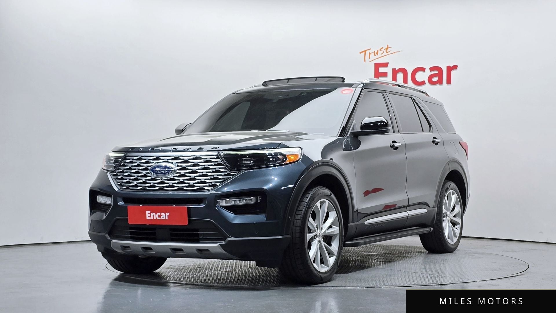 Ford Explorer 2022 — фото 1 из 12