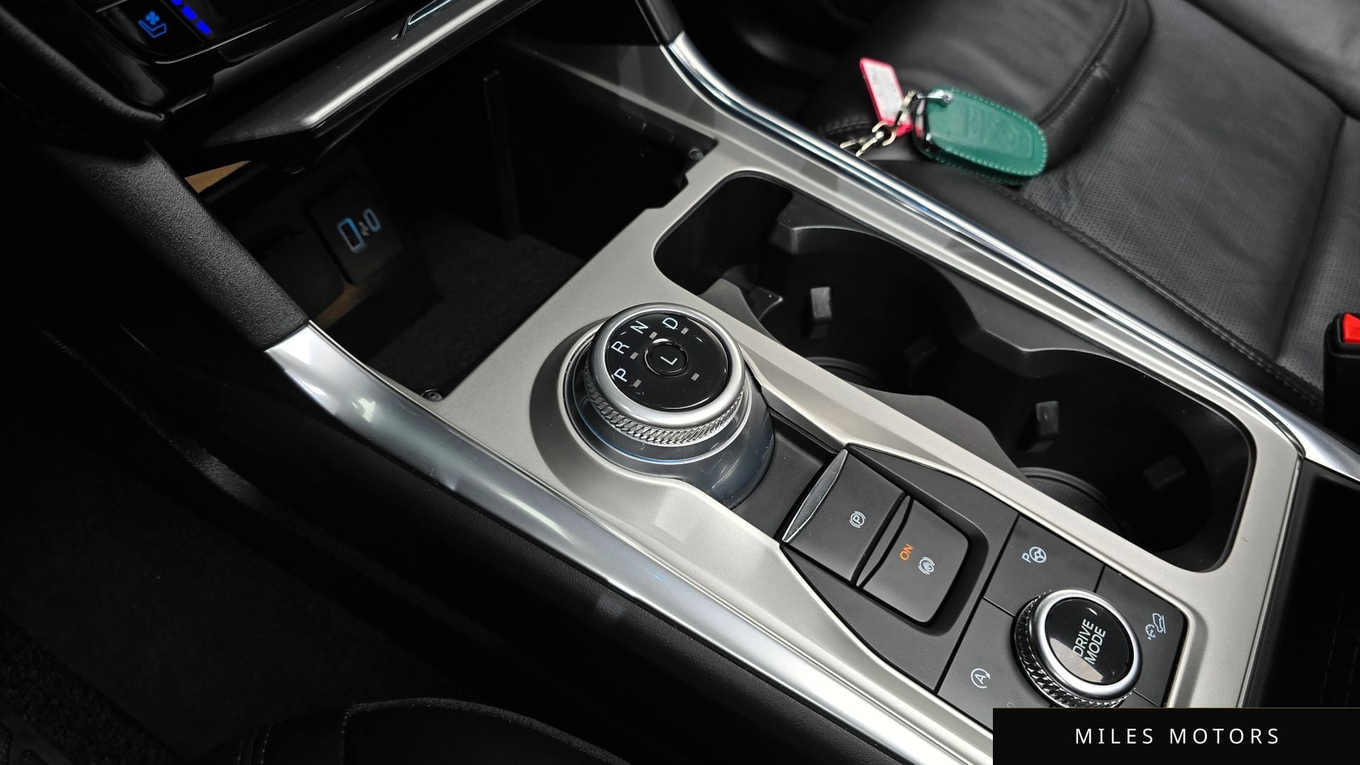 Ford Explorer 2022 — миниатюра 12