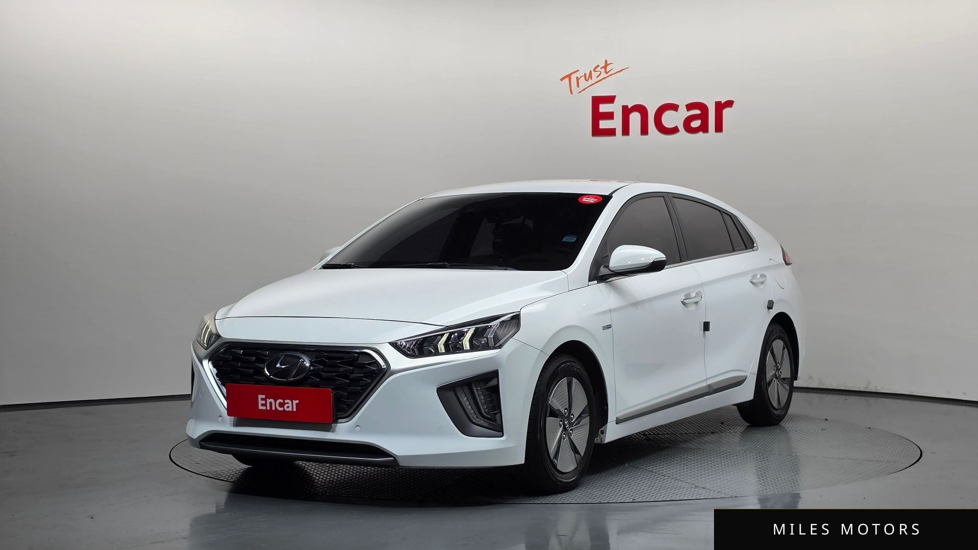 Hyundai Ioniq 2020 — фото 1 из 12