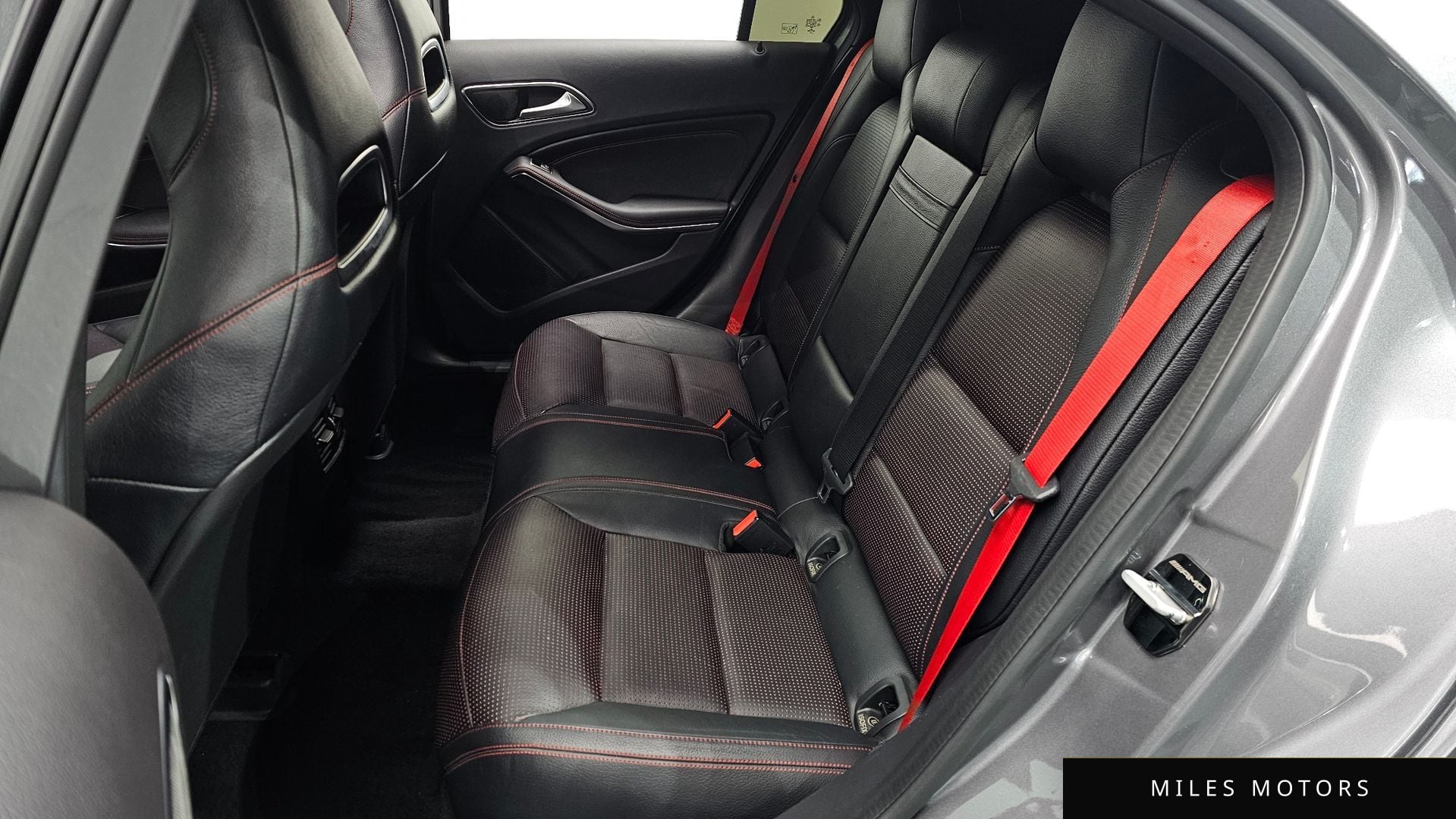 Mercedes-Benz A-Class W176 2015 — миниатюра 11