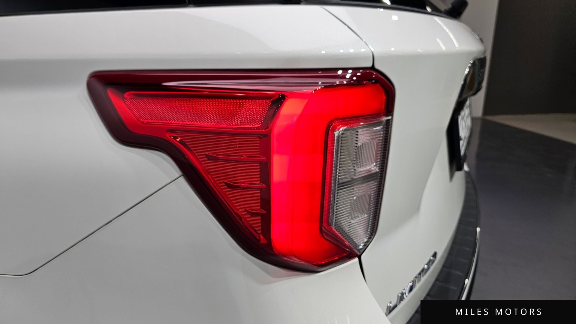 Ford Explorer 2023 — миниатюра 9