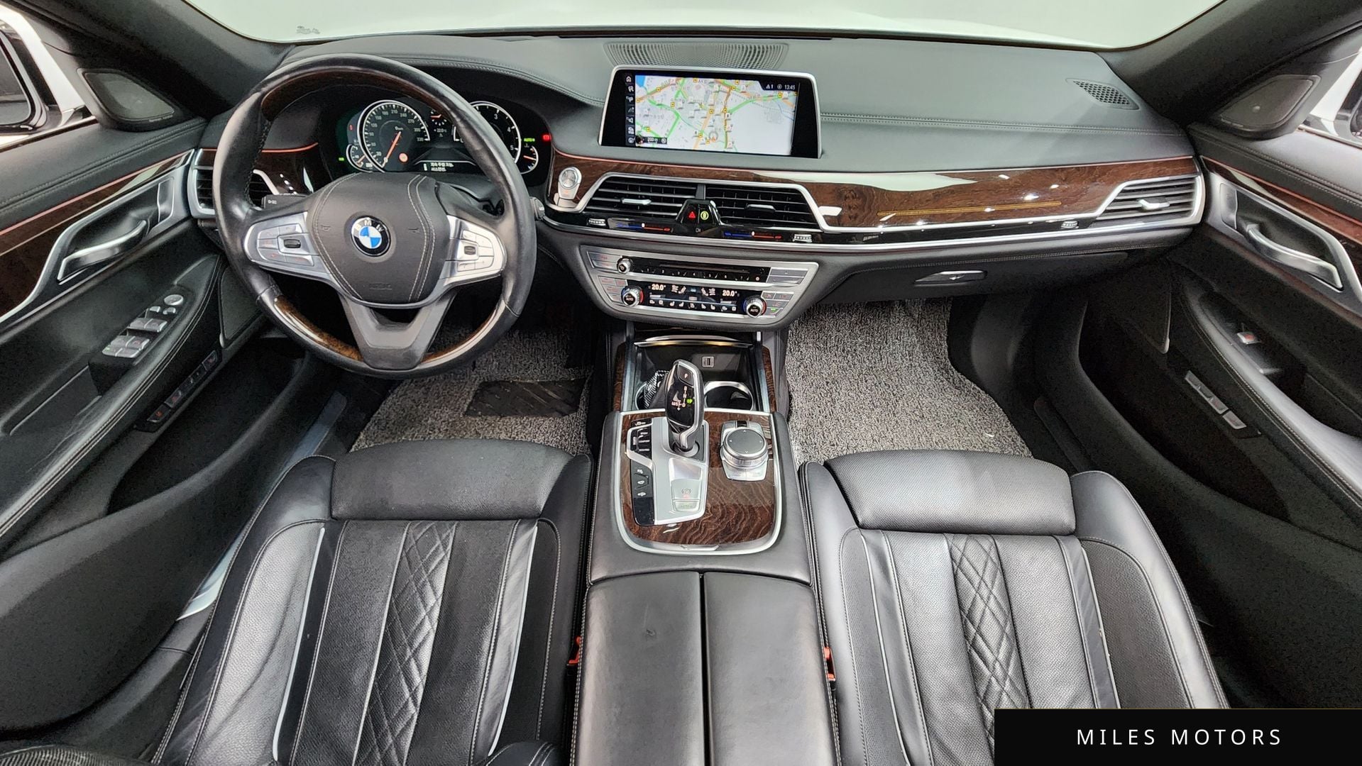 BMW 7 Series (G11) 2016 — миниатюра 7