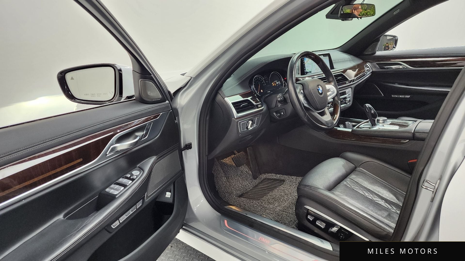 BMW 7 Series (G11) 2016 — миниатюра 10