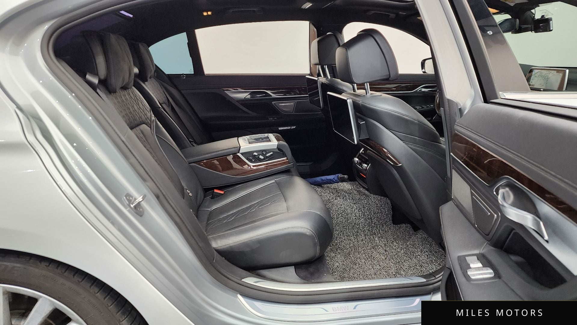 BMW 7 Series (G11) 2016 — миниатюра 11